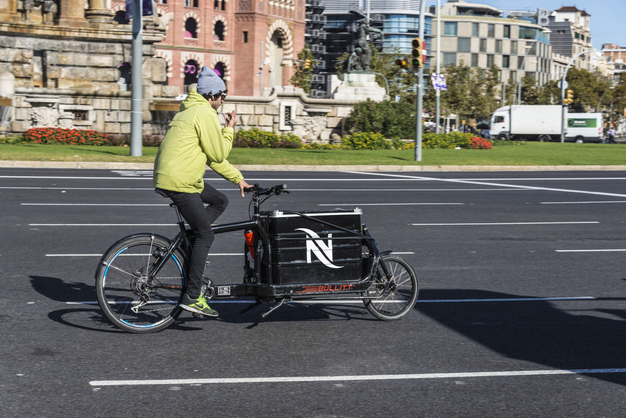 14 Reasons Why Cargo Bikes Are Better Than Delivery Trucks