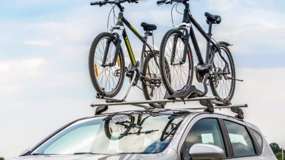 Car with two mountain bikes