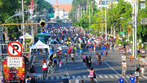 Car free street party