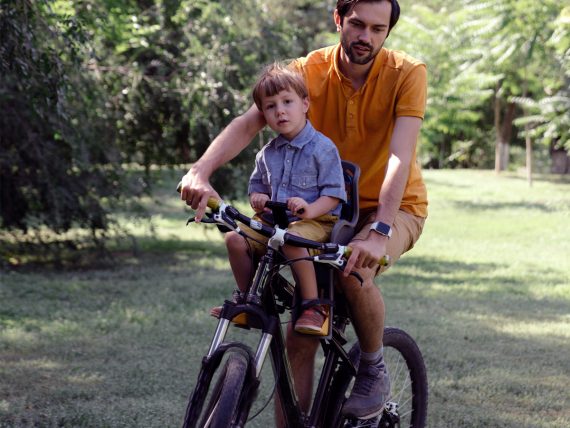 what age can you put baby in bike seat