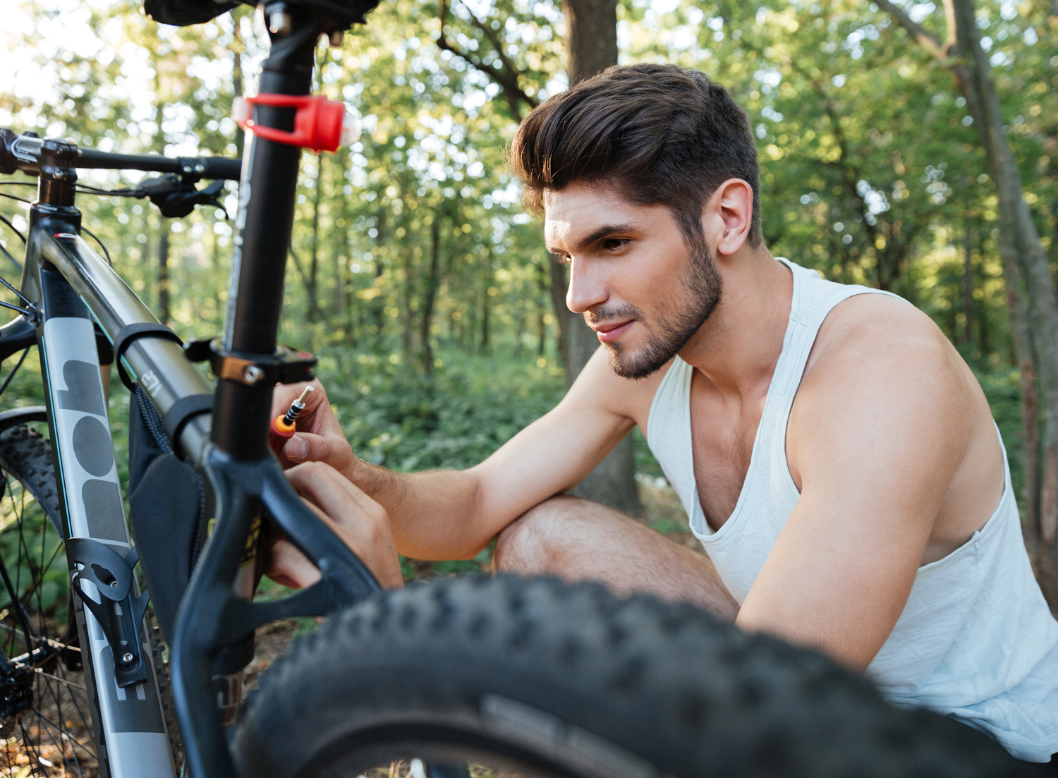 how to tighten up brakes on a bike